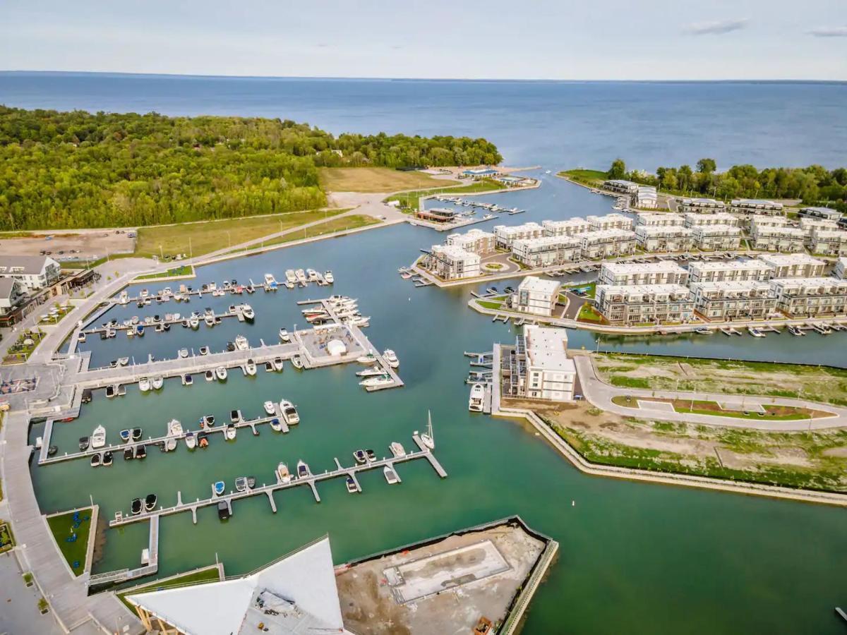 Pet Friendly Condos At Friday Harbour Innisfil Exterior photo