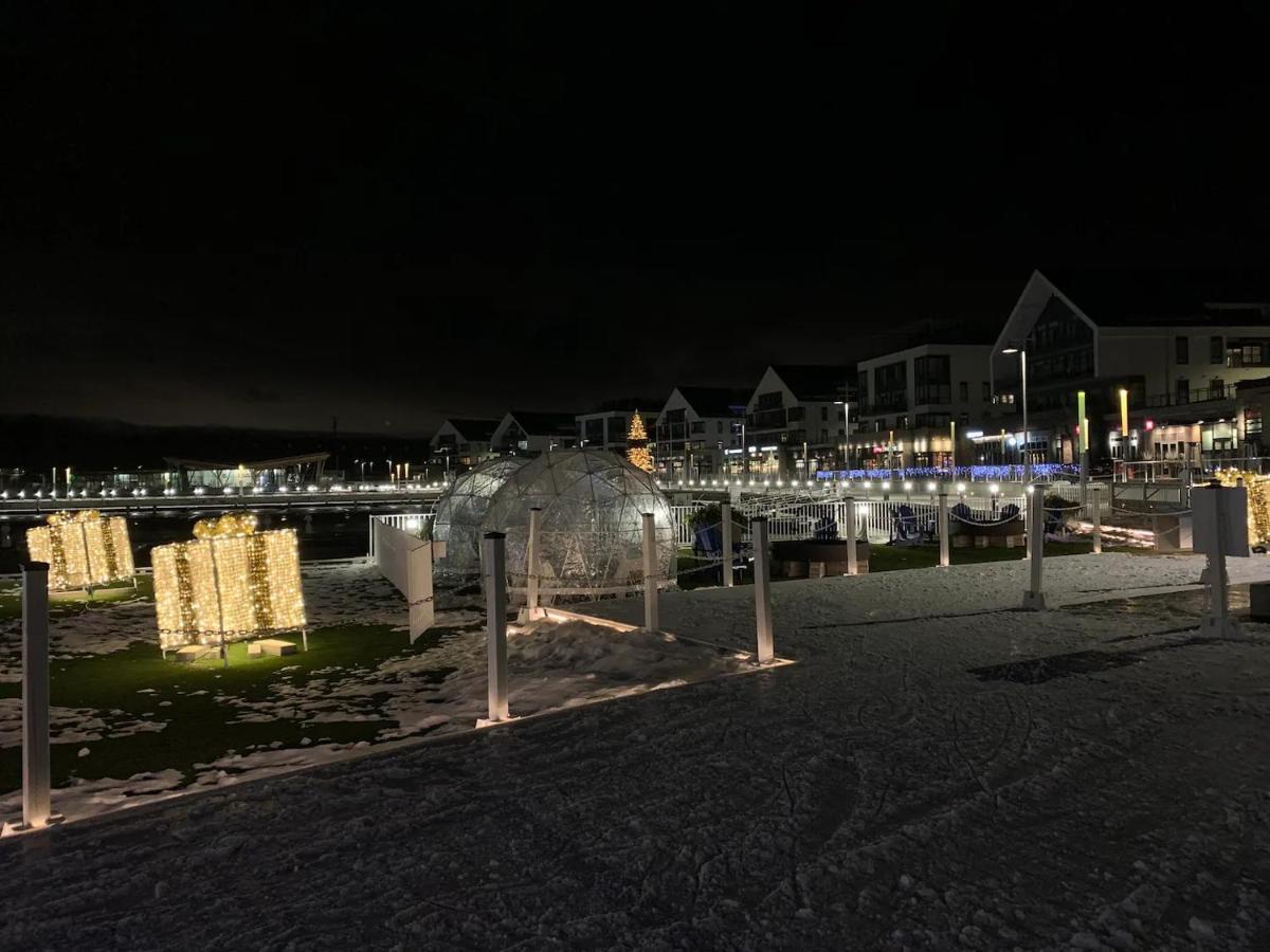 Pet Friendly Condos At Friday Harbour Innisfil Exterior photo