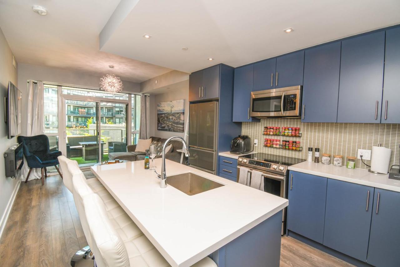 Pet Friendly Condos At Friday Harbour Innisfil Exterior photo