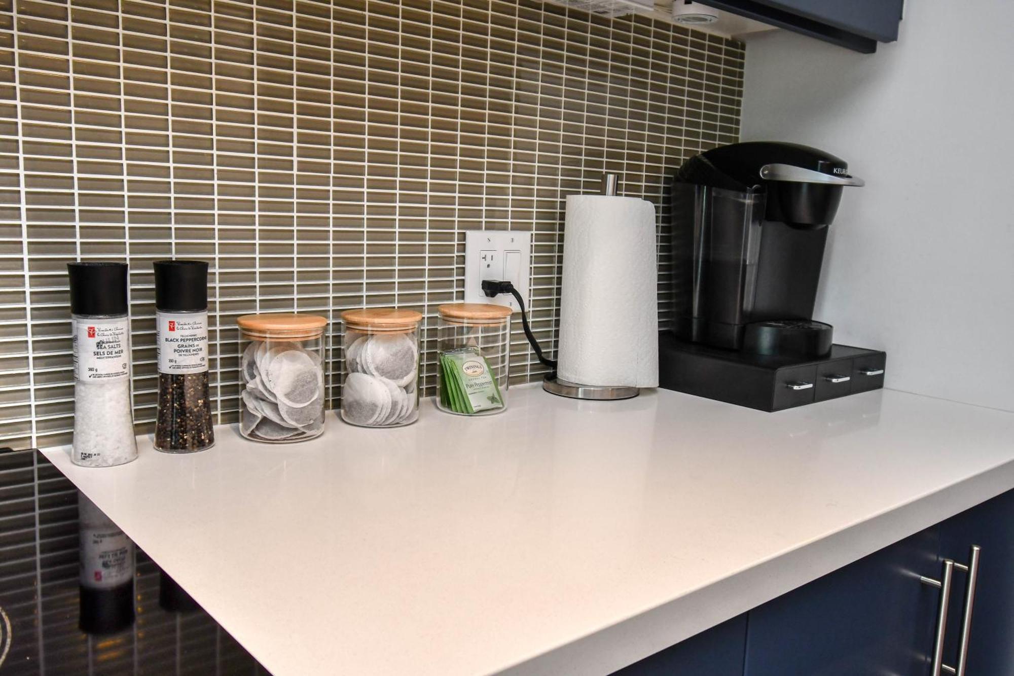 Pet Friendly Condos At Friday Harbour Innisfil Exterior photo